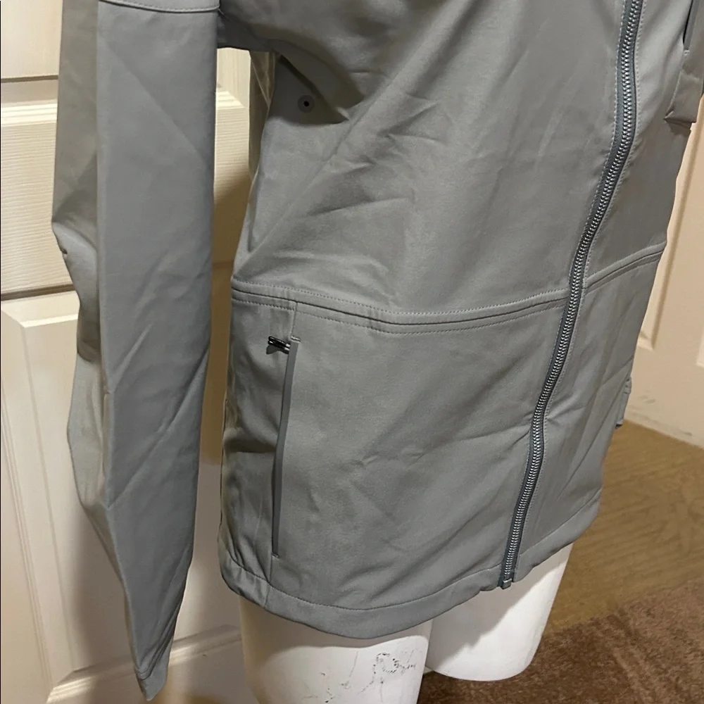 Cotopaxi Gray Women's Kinsa Soft shell Jacket. Size Small. NEW. Gray